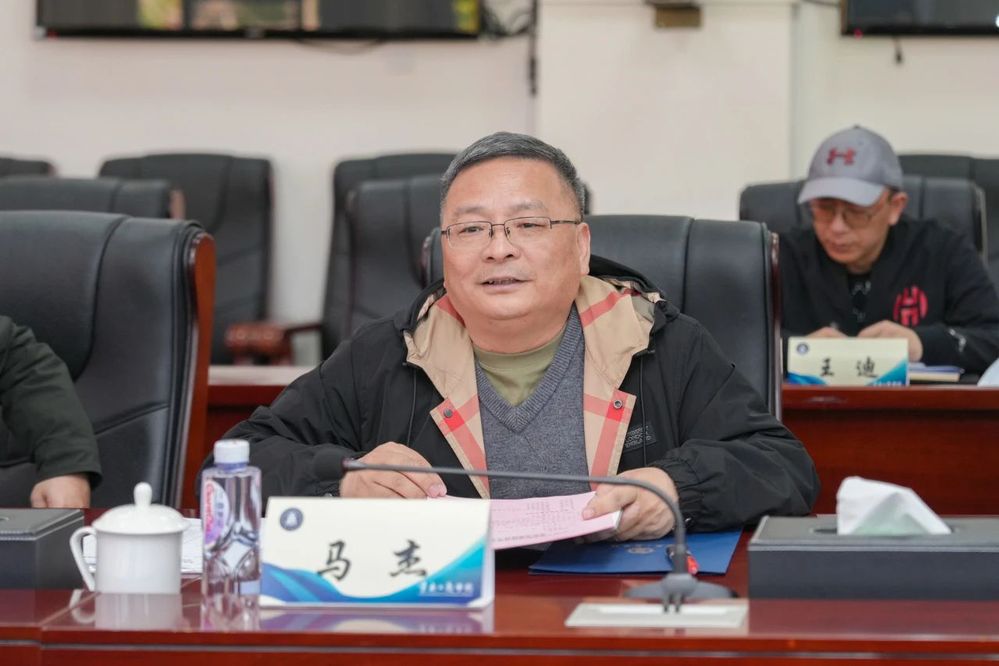 滇池学院校长马杰一行来校调研交流