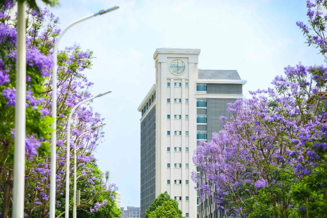 云南工商学院  以高质量读书班推动主题教育扎实开展